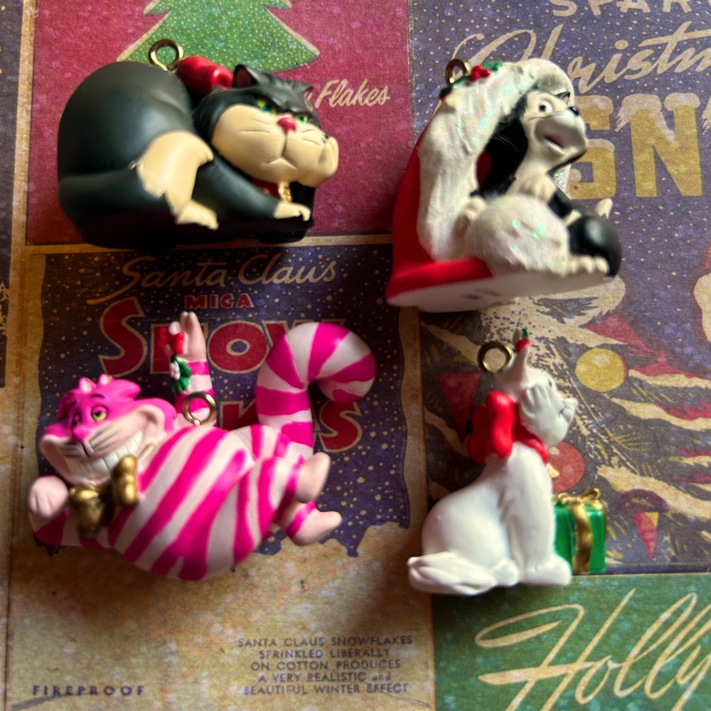 Disney Cats Ornament Set